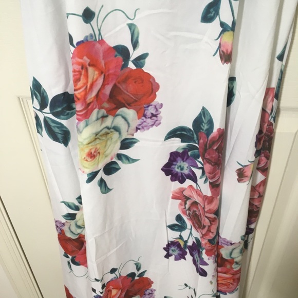 White Floral Maxi Dress - Picture 4 of 5